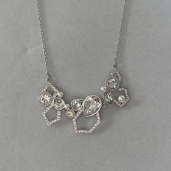 Touchstone Crystal by Swarovski "Treasure Trove Necklace". - Picture 3 of 9